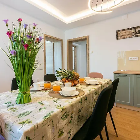 Apartamento Einzigartiges Nur 200 Meter Zum Sandstrand Mit Meerblick, Parkplatz, Liegen, Klima *