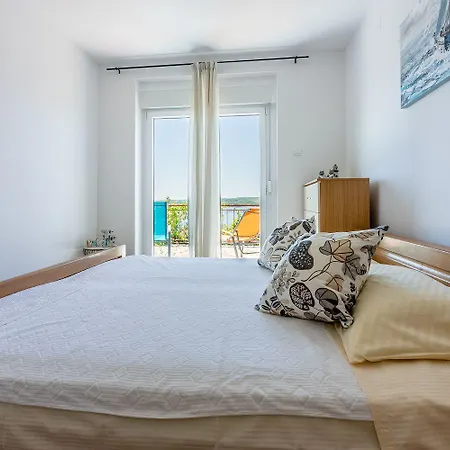 Apartment Einzigartiges Nur 200 Meter Zum Sandstrand Mit Meerblick, Parkplatz, Liegen, Klima *