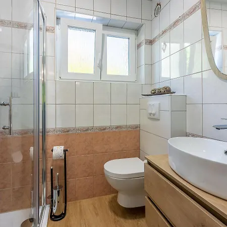 Apartment Einzigartiges Nur 200 Meter Zum Sandstrand Mit Meerblick, Parkplatz, Liegen, Klima *