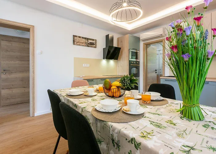 Апартаменты Einzigartiges Nur 200 Meter Zum Sandstrand Mit Meerblick, Parkplatz, Liegen, Klima