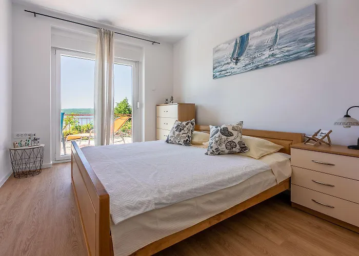 Einzigartiges Nur 200 Meter Zum Sandstrand Mit Meerblick, Parkplatz, Liegen, Klima Апартаменты *