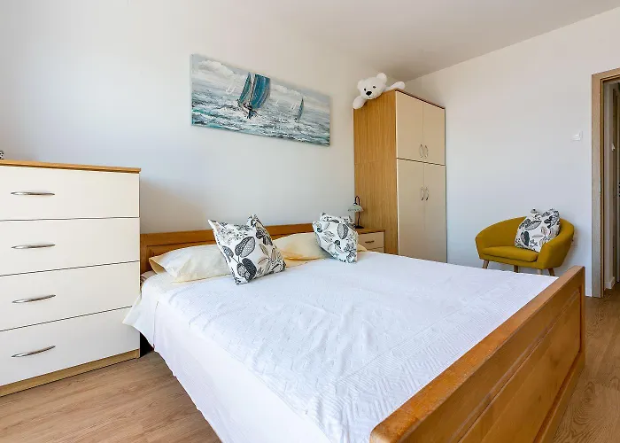 Апартаменты Einzigartiges Nur 200 Meter Zum Sandstrand Mit Meerblick, Parkplatz, Liegen, Klima